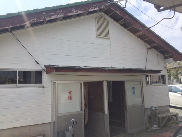 男女それぞれ2つの浴槽があります