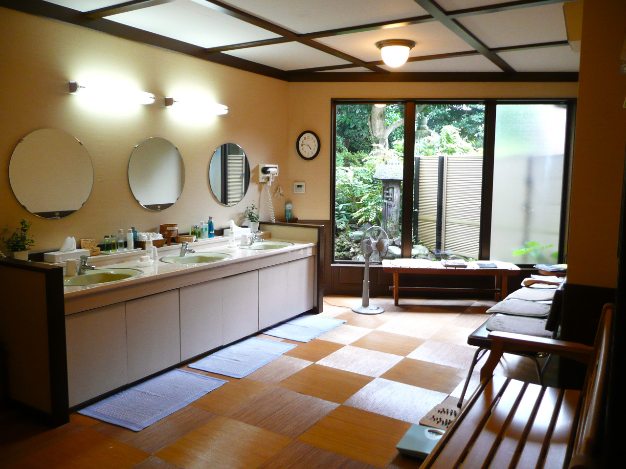 �j���p�p�E�_�[���[���B