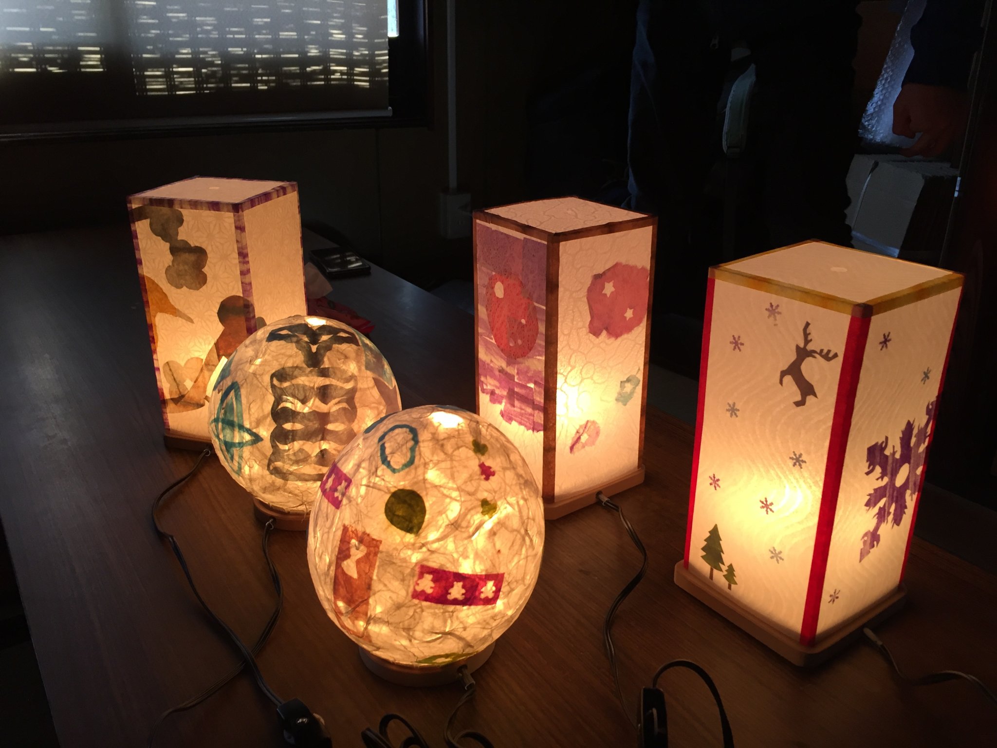 せっかくだから、京都らしい体験を・・・と思ったら、和紙あかり手作り体験(^^♪