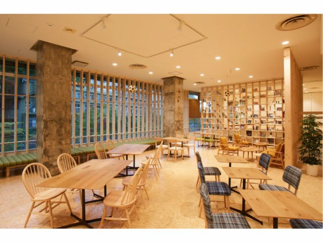 【ラウンジ】どなたでもご利用いただけるラウンジは、お年寄りも若者も関係なくいろいろな人々と交流できる場所です♪