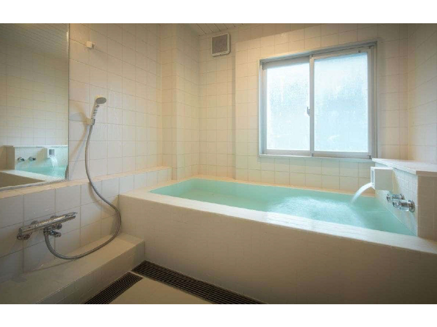 貸し切り風呂【蓮】プラン(60分) 白を基調としたスタンダードの貸切風呂