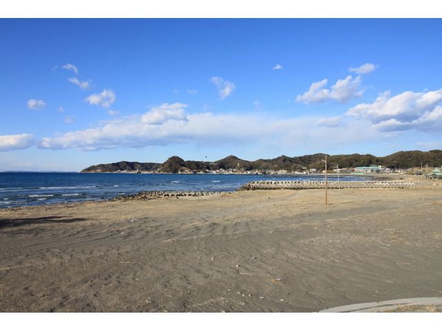 岩井海岸はキレイで長いビーチがあります。