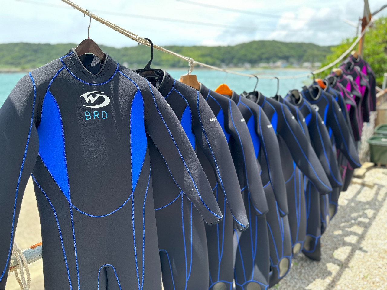 ͊mہÁẺی삷邽߁AEFbgX[c𒅂ĂĂ܂B