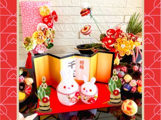 年末には体験で初めての方がつまみ細工ウサギを作られました。