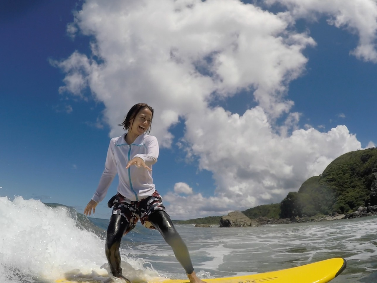 初めてのサーフィン体験!最高の笑顔ですね!