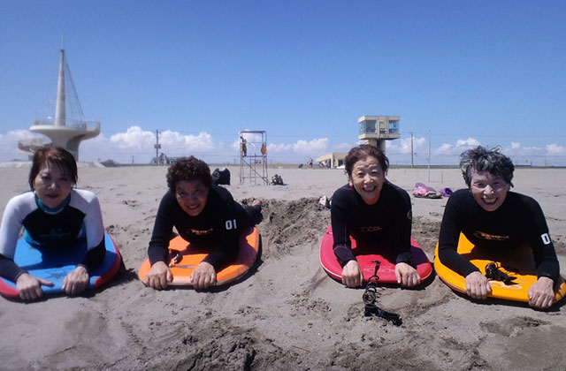 【御宿・初心者体験シニアサーフコース】50~60代から始める!サーフィン・ボディ...