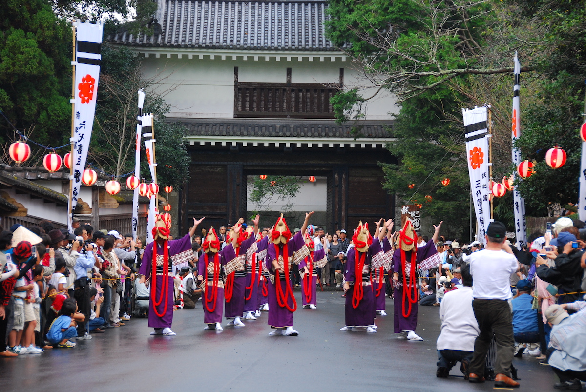 郷土芸能「泰平踊」は、おもに飫肥(おび)城下まつりで踊られて観ることができます