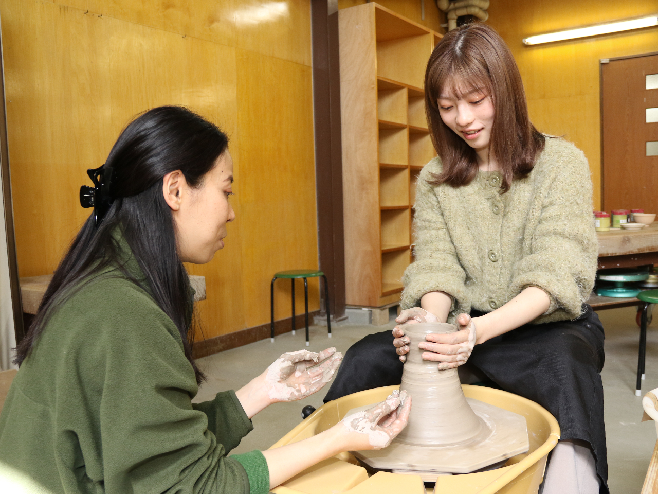 大阪市・舞洲】電動ろくろ60分コース/舞洲クラフト館 - じゃらん遊び体験