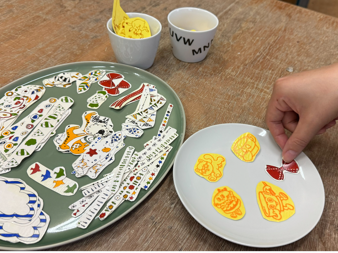 �D���ȃf�U�C����I��œ\�邾���I����y�ɊG�t���̌����ł��܂���