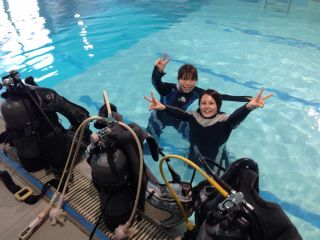 プールでもダイビングの体験はできますよ〜♪