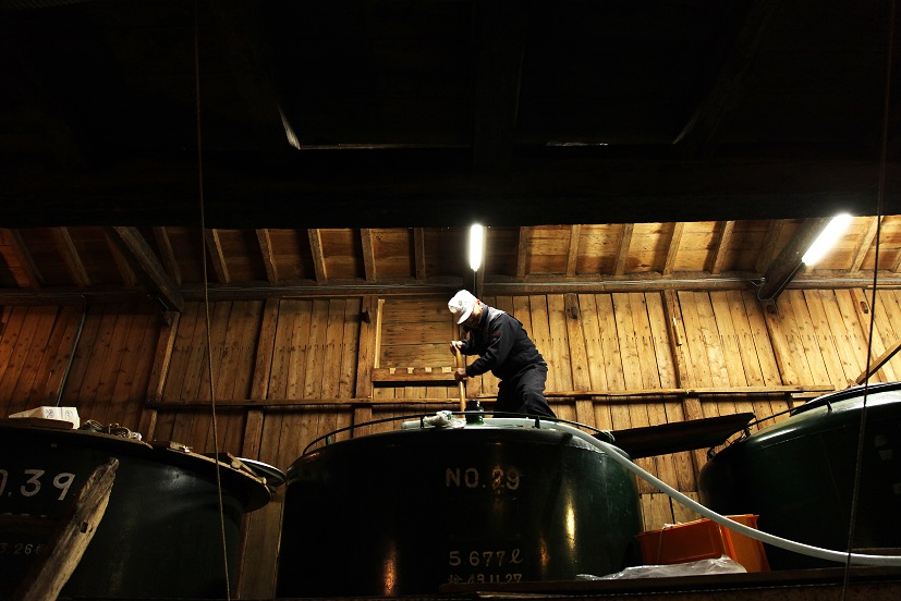 日本酒造りは本来とても時間と手間がかかるもの。原料の選別、精米、製麹、仕込み、搾り、すべての工程に妥協せず熱意を注がなければ、本当に美味しい日本酒は作れない。