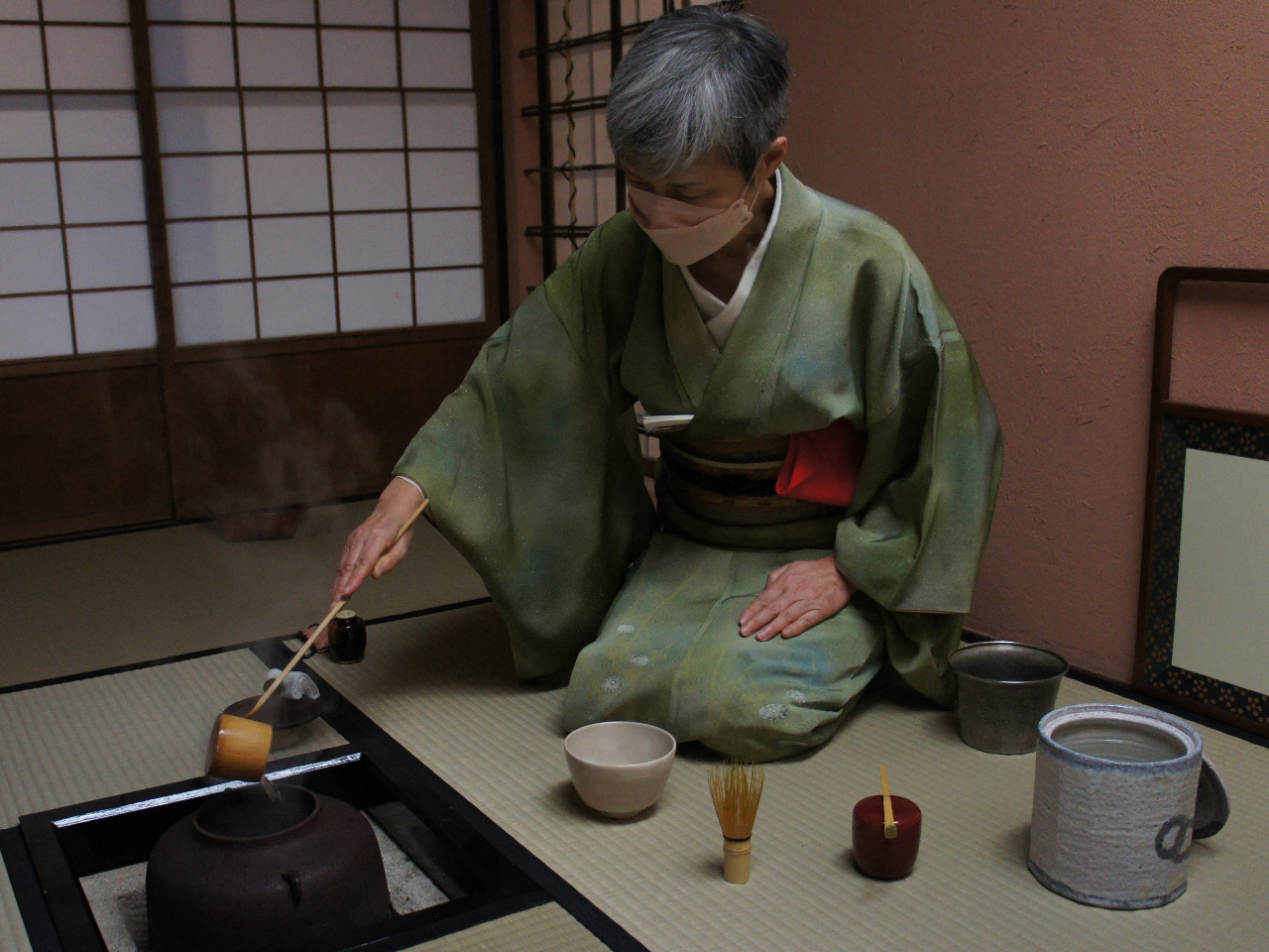濃抹茶と薄抹茶 和菓子と干菓子付き