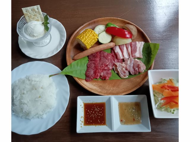 お手軽① 牛、豚、鶏肉ミックスコース お1人様2,500円(税込