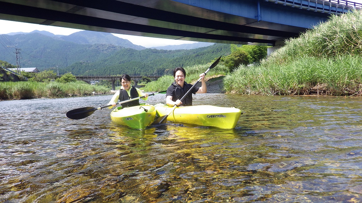 自然豊かで透明度の高い川での体験なので、ゆったり川の上にいるだけでココロもカラダもリフレッシュ♪