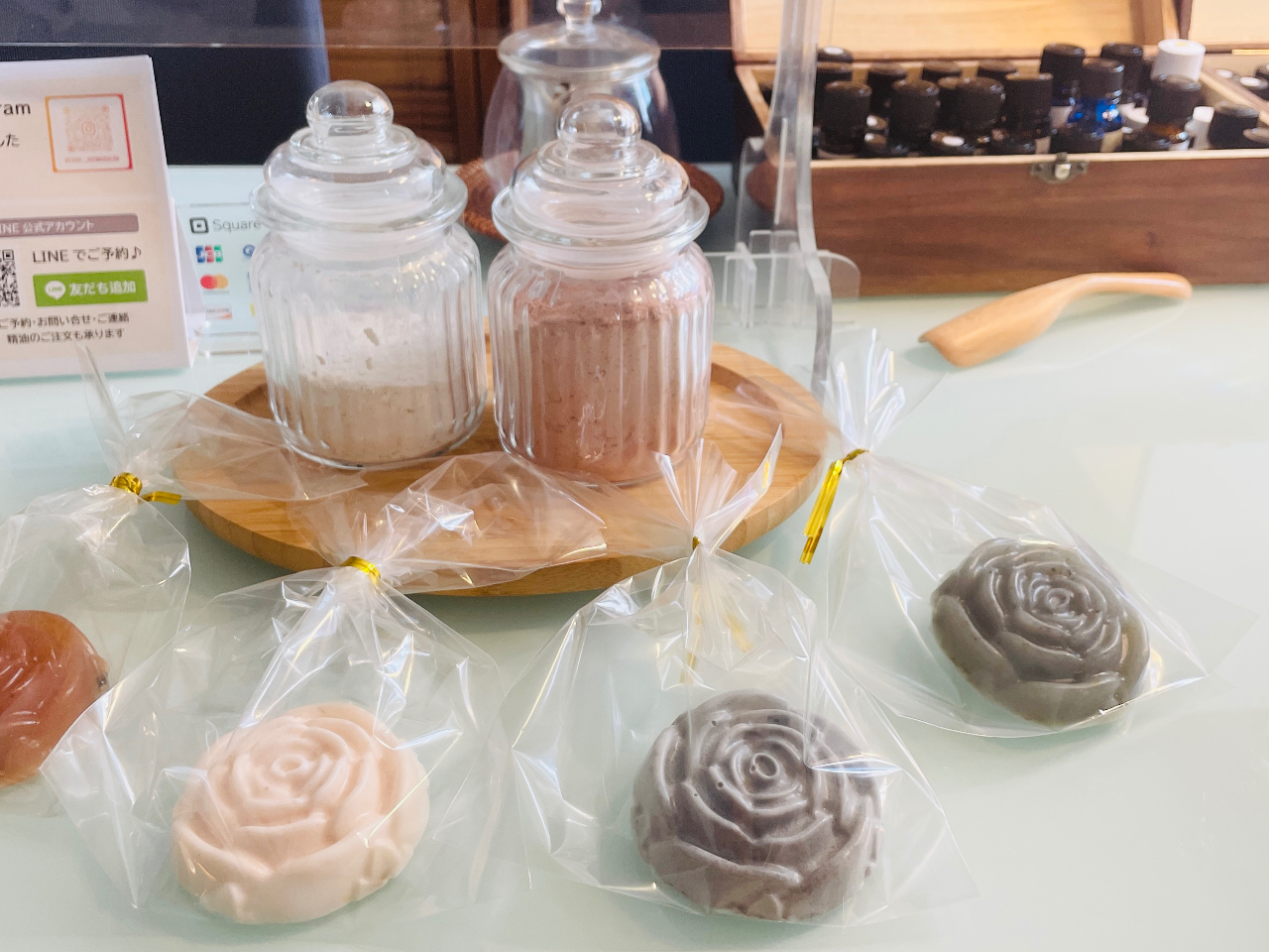 【アロマ石鹸作り♪】 アロマとハーブで石けんづくり♪簡単MPソープ!!(泡立てネ...