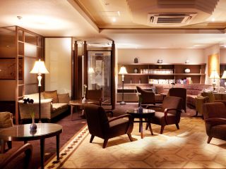 空・海・緑につつまれた露天風呂からは、相模湾と伊豆大島を一望