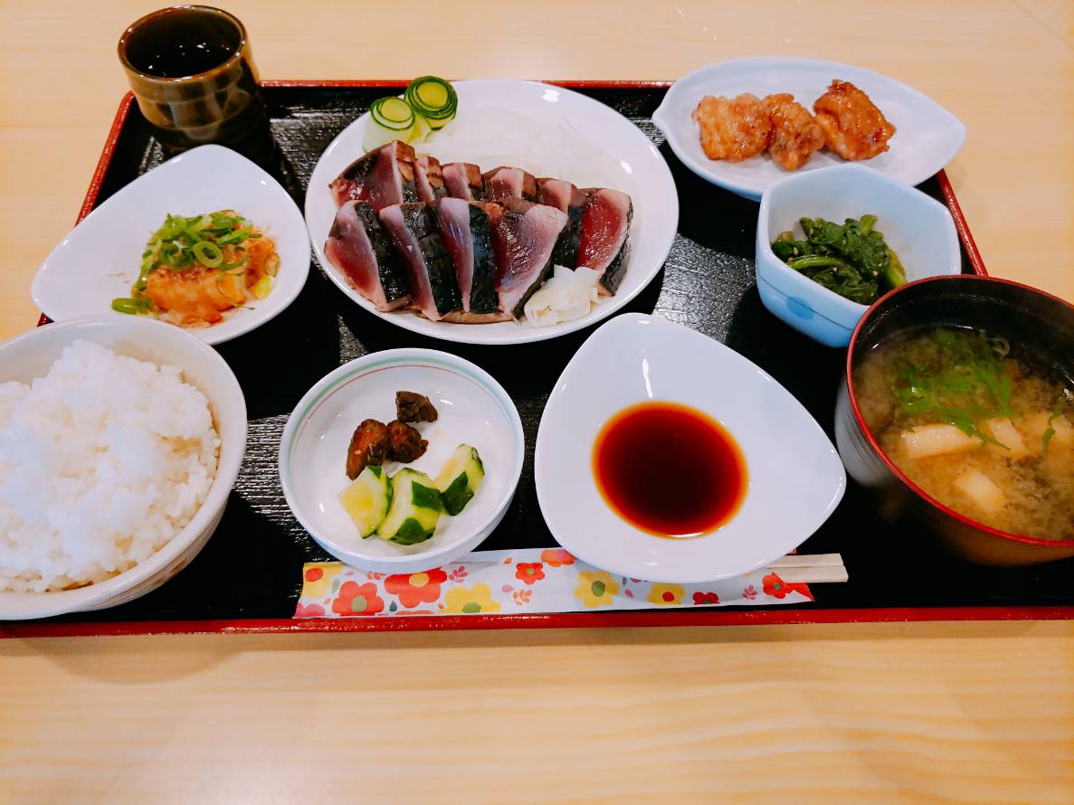 じゃらん限定 昼食メニュー Stay四国 高知県 四万十 足摺エリア 竜串 たつくし 限定 かつおのタタキ定食 藁焼きタタキを自分で作ってみよう 竜串グラスボート じゃらん遊び体験 じゃらん限定 昼食メニュー Stay四国 高知県 四万十 足摺エリア 竜串 たつくし 限定 かつおのタタキ定食 藁焼きタタキを自分で作ってみよう 竜串グラスボート じゃらん遊び体験