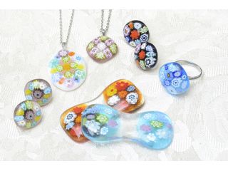 かわいいお花模様のガラスアイテムたち♪
