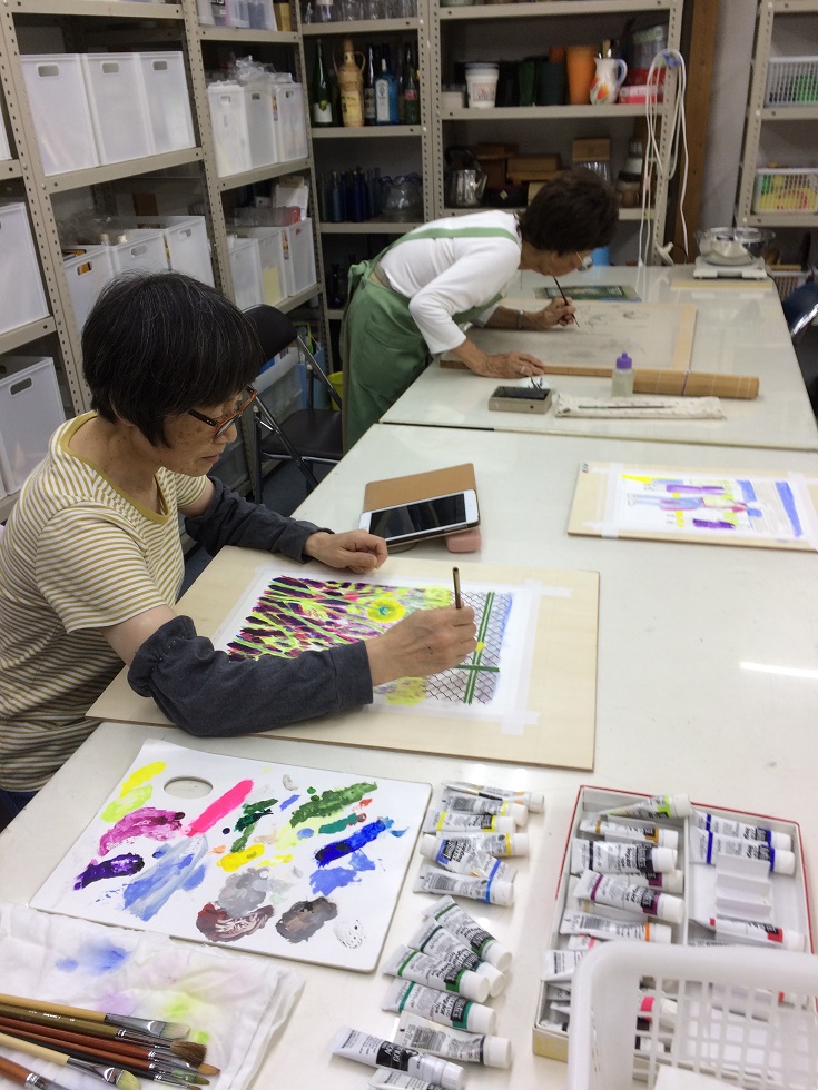 アクリル絵教室】多彩な表現が可能なアクリル画！乾きも早いので