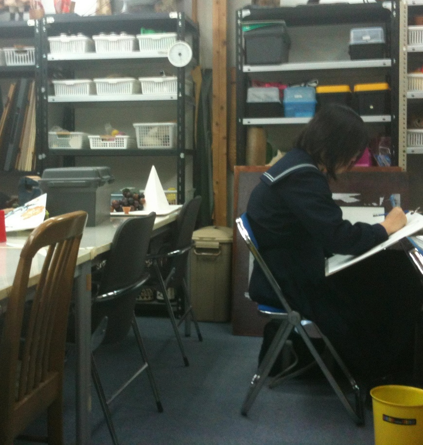 1�K�A�g���G�Ŋw���̐Õ��f�b�T�����i�ł��B