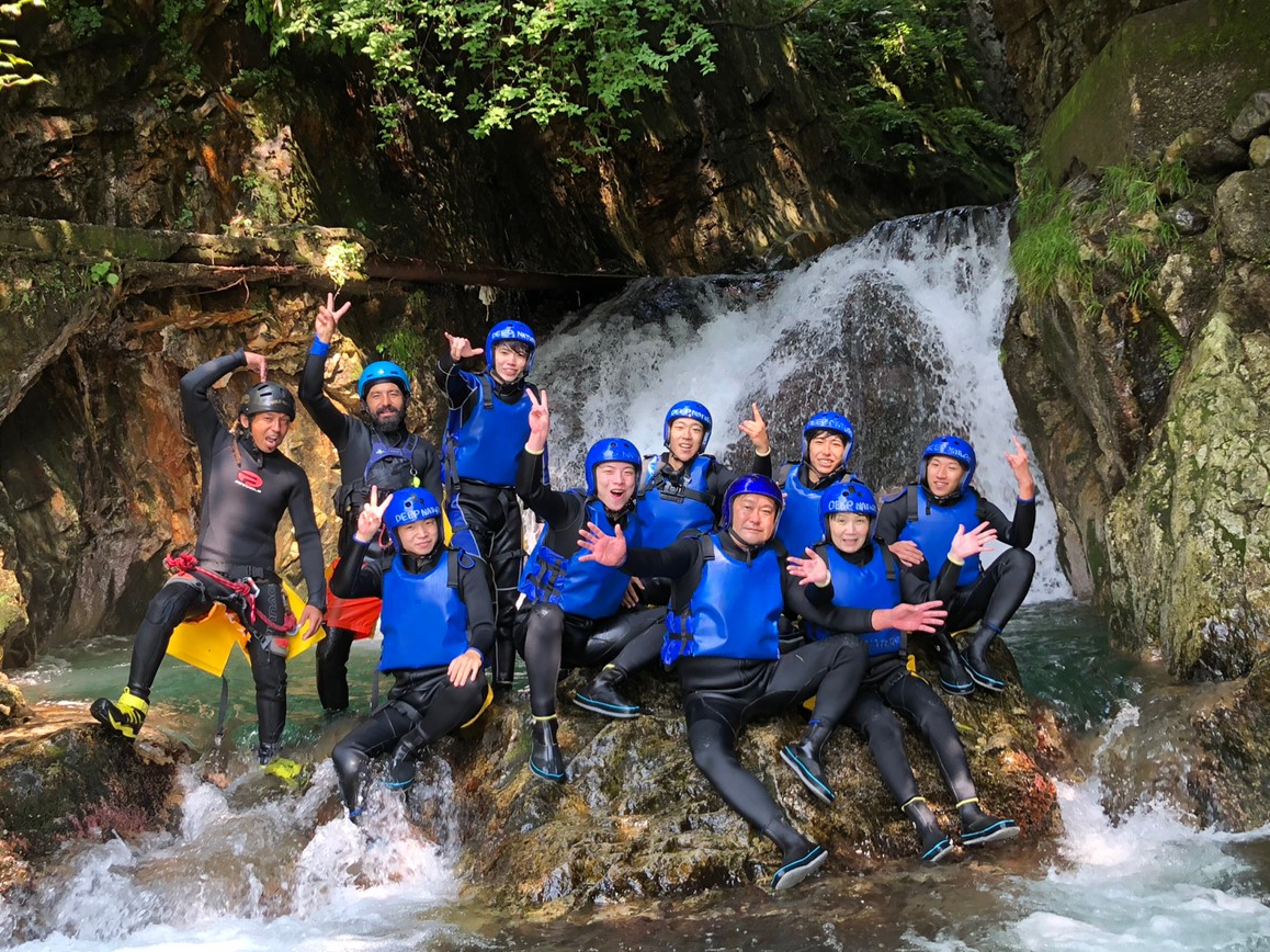 삩璭߂钬΂̌iF́A܂ɓsS̃WFVbNp[NIH