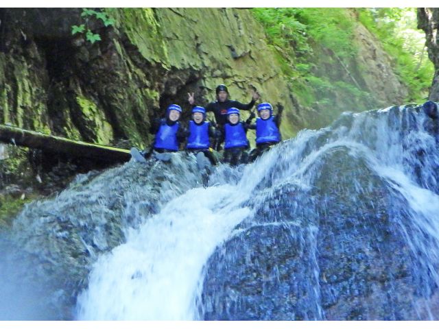 DEEP NATURE:【2024・1日コンボ】みなかみラフティング&キャニオニングツアーが両方体験できる特別プラン!〈無料送迎可〉*ファミリー・女性同士・カップルにおすすめ*