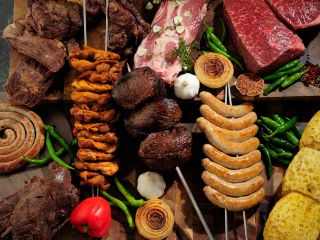 焼き立てのお肉をお好きなだけ楽しめる、シュラスコスタイルの本格グリル。