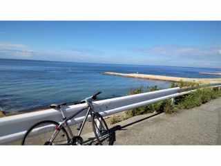 初心者様、ご家族でも安全に走りやすい「播磨サイクリングロード」が近くにあります。海沿いを気持ち良くサイクリングできるおすすめコースです。