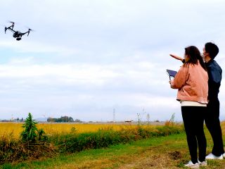 空撮用ドローンを操縦し実際に空撮していただきます。