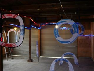 室内のレース場を完備。天候を気にすることなくドローンを飛ばせます!