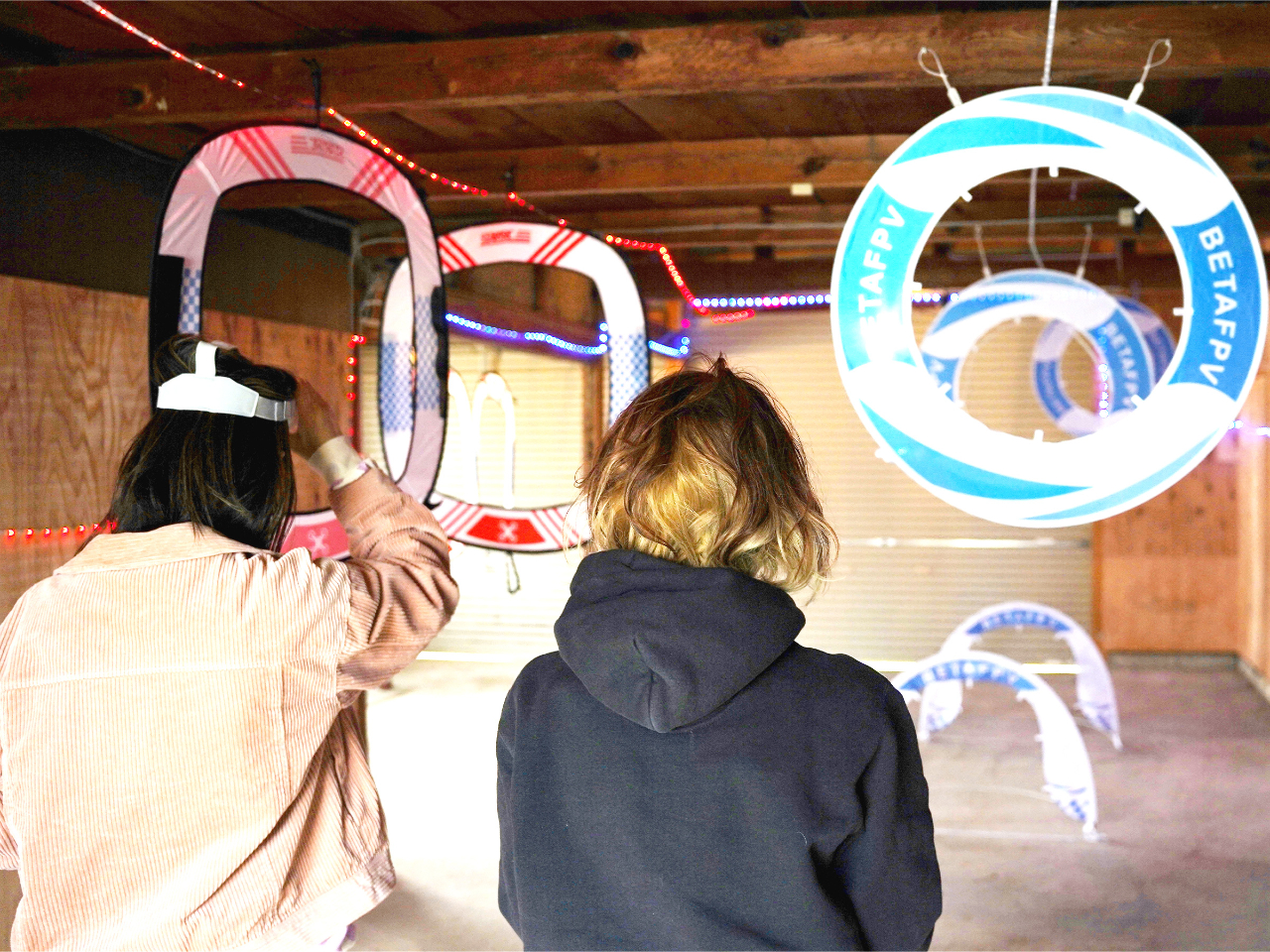 家族、友達同士でレースをして楽しめます!