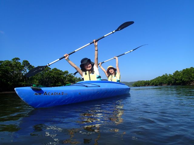 カヌ-&トレッキングで沖縄県一の落差50mの滝を目指します。