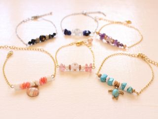 さざれ石で作るチェーンタイプのブレスレットです。