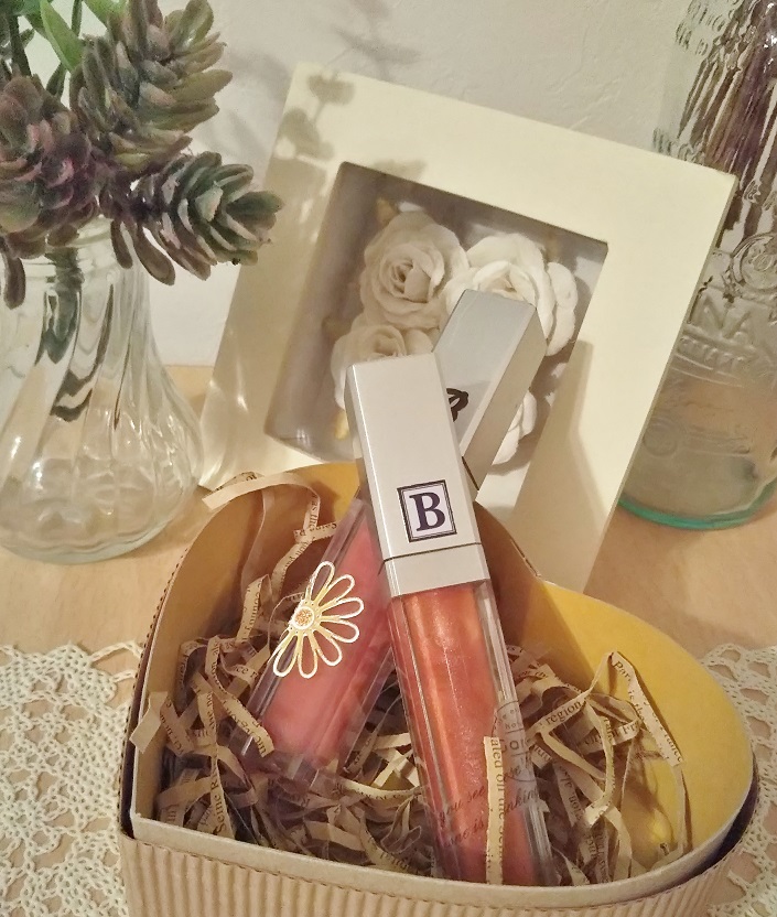 自然素材で作るオリジナルカラー・香りのリップグロス