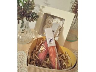 シンプル素材でリップグロス