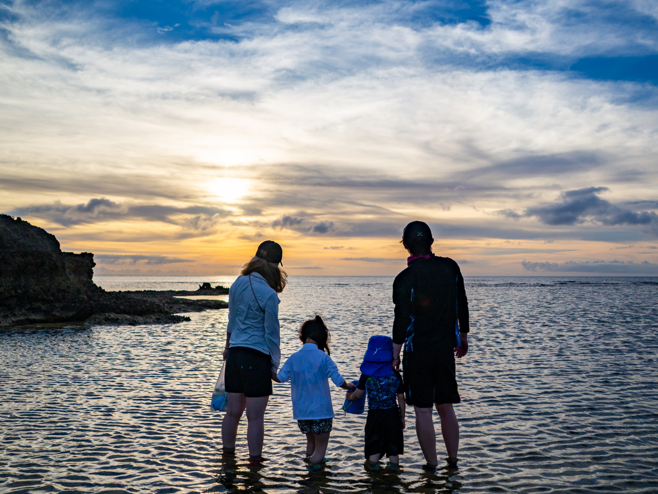 ���l���̎��ӂ͕��i�͊C�̒��A�������ɍL�����������