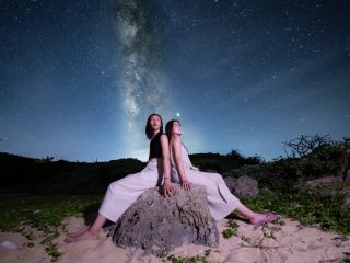 眠ってしまってはもったいない、綺麗な夜に出かけましょう。