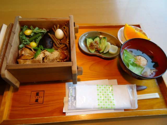 うだつの町並みを着物で散策 徳島名産 阿波尾鶏のせいろ蒸しランチプラン 女性限定 美馬観光ビューロー じゃらん遊び体験