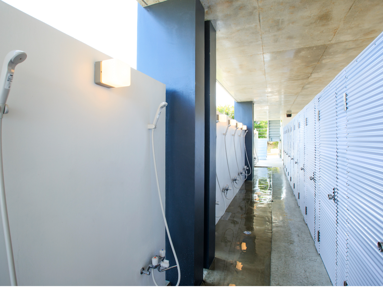 県内最多!温水シャワー13基と更衣室10室完備で並ばず楽々快適ツアーが楽しめます☆シャンプーとリンスもご準備してます。