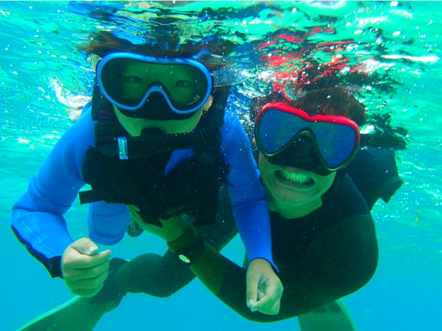 シュノーケルの難しいお子様は、覗き眼鏡でご案内します♪