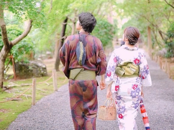 カップルでインスタ映え 咲く都カップルプラン 浴衣レンタル 当日予約ok 返却時間19 00まで 京都着物レンタル咲く都 祇園店 じゃらん遊び体験
