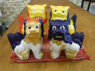 小さいシーサーはつがい(ペア)です。(高さ約9p×幅約8p 厚み約4.5p )大きいシーサーは1体づつお持ち帰りOK。(高さ約11p×幅約9p 厚み約5.p)