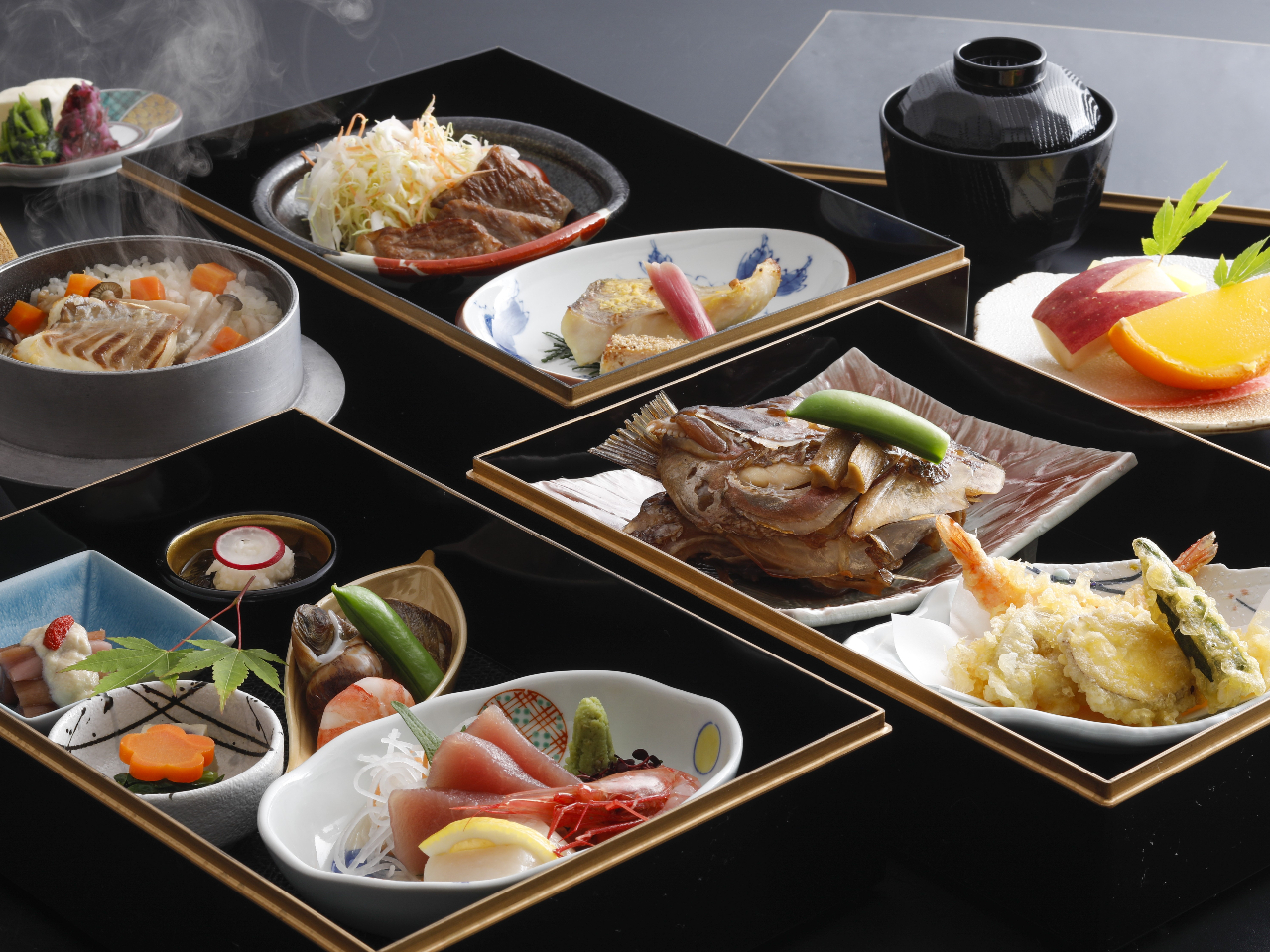 個室客室休憩付き昼食日帰りで部屋食!多々見の籠盛膳★冷蔵庫ドリンク&貸切露天付♪...