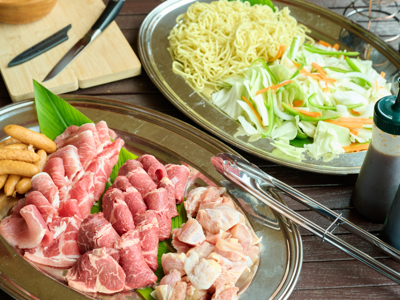 BBQ�Z�b�g�ɂ́A�����E��؁E�Ă����΂Ȃǂ������Ղ�I��Ԃ�ŋC�y�Ɋy���߂���e�ɂȂ��Ă��܂��B