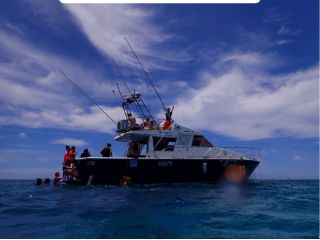 大型豪華クルーザーでラグジュアリーな海遊びはうちでしか味わえません!