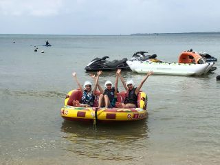 バナナボート、チューブ類もやってます!