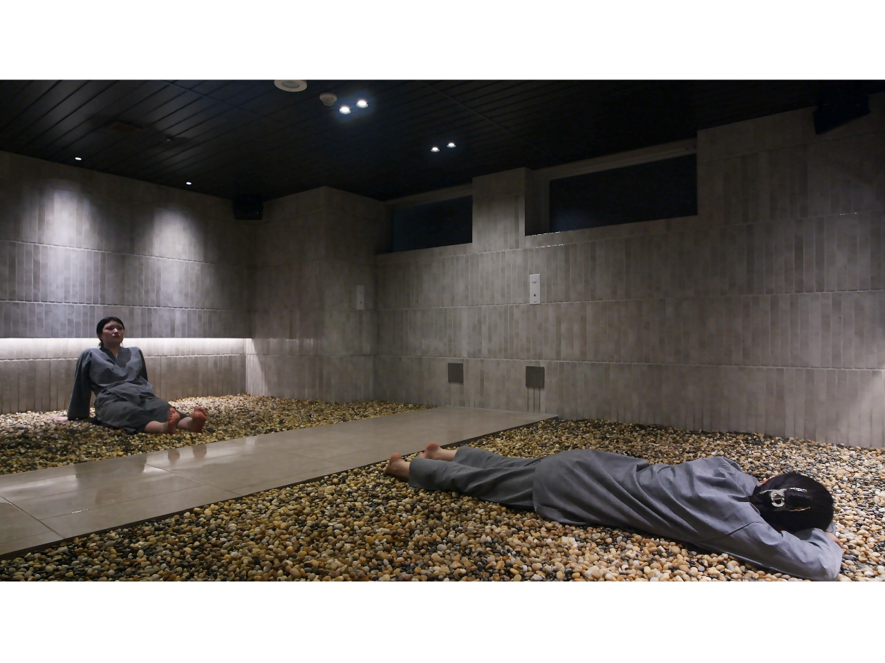 _x45Ex85ő̂̕S͍ŏeʂՂ̋Ԃŋ̃fgbNX̌^ő8܂łz΃~lXy[XI