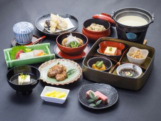 琉球豆腐会席 雫(しずく)