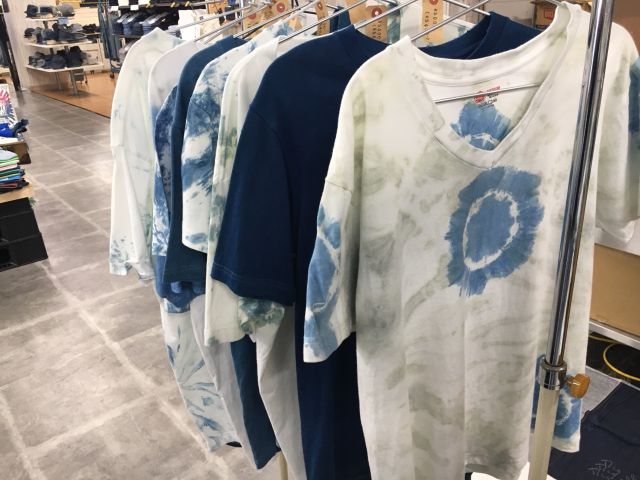 Tシャツ インディゴ染め体験 国産ジーンズを初めて作ったbig John どんな柄に仕上がるかはお楽しみ 女性 カップルにおすすめ ビッグジョン児島本店 じゃらん遊び体験 Tシャツ インディゴ染め体験 国産ジーンズを初めて作ったbig John どんな柄に仕上がるかはお楽しみ 女性 カップルにおすすめ ビッグジョン児島本店 じゃらん遊び体験