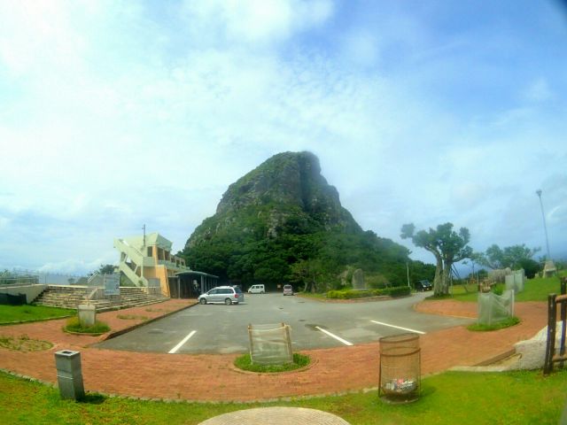 伊江島のシンボル「伊江島タッチュー」♪
島内観光もオススメです♪